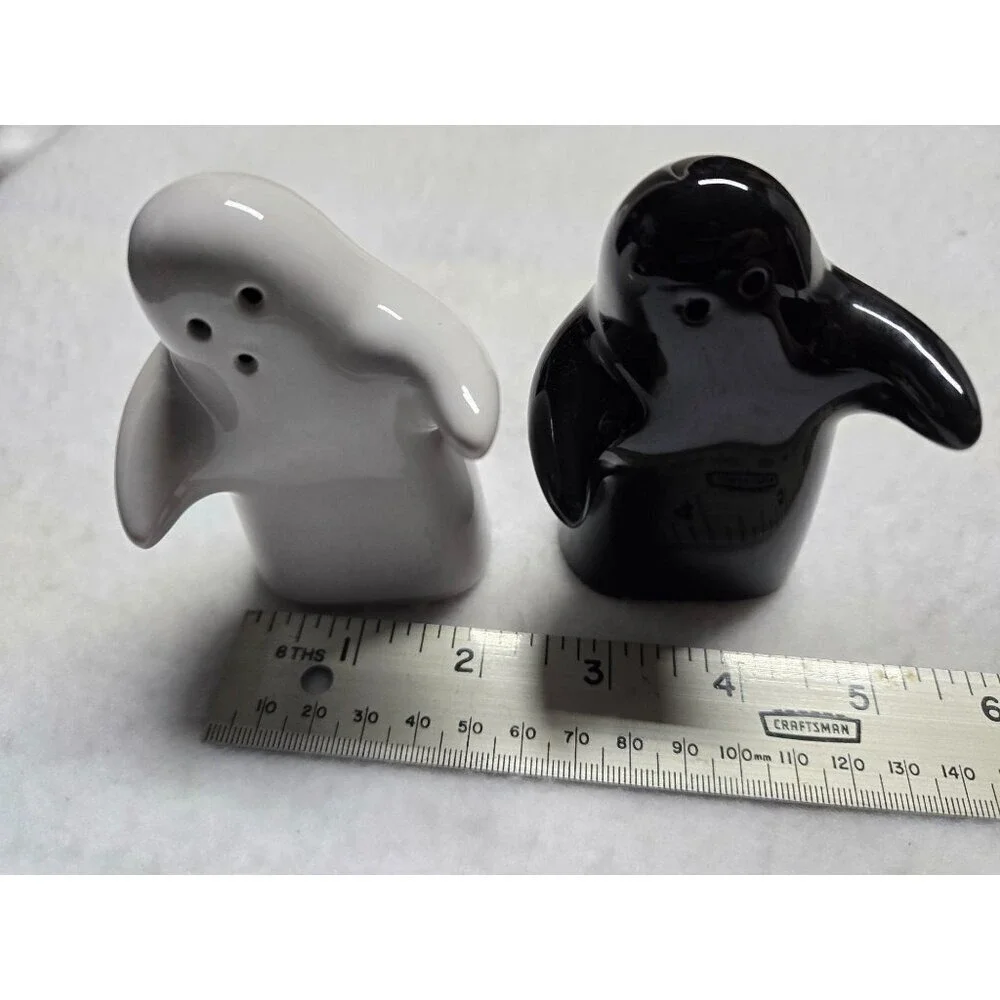 Ghost-Shaped Salt & Pepper Shakers 3